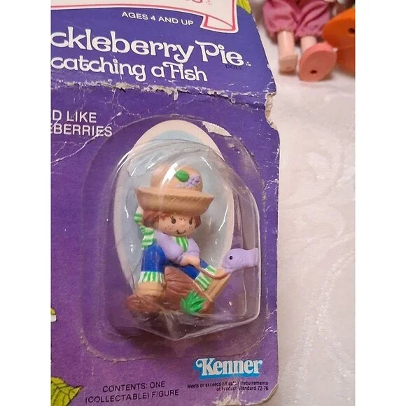 Kenner Strawberryland Miniatures Huckleberry Pie Doll in Pkg - Picture 2 of 4